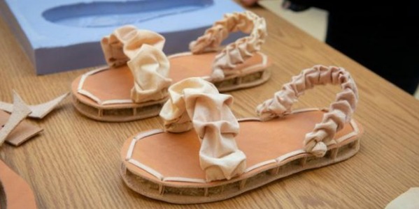 Scarpe biodegradabili e riciclabili – Grazie a due studentesse la scarpa ecologica è una realtà